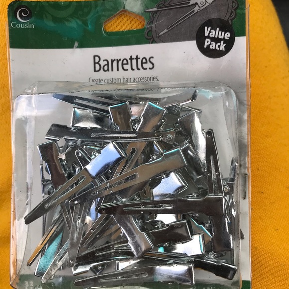 Clips - Picture 3 of 4